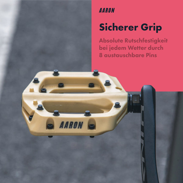 AARON Dirt MTB Fahrradpedale - Beige mit 8 austauschbaren Pins für sicheren Grip bei jedem Wetter.