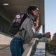 AARON Rolltop 2.0 Rucksack für Damen und Herren mit Blumenmuster, vielseitig und bequem für Alltag und Reisen.