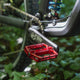 AARON Rock MTB Pedale - Rot Aluminium Pedal mit großer griffiger Plattform und austauschbaren Pins für Mountainbikes