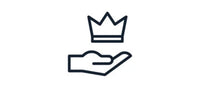 Ein einfacher schwarzer Umriss einer nach oben gerichteten Hand mit einer Krone, die über der Handfläche schwebt und Macht oder Autorität symbolisiert, die gegeben oder empfangen wird.